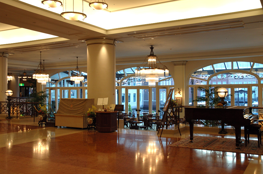 �z�e�����[���b�p �A���J�[���E���W