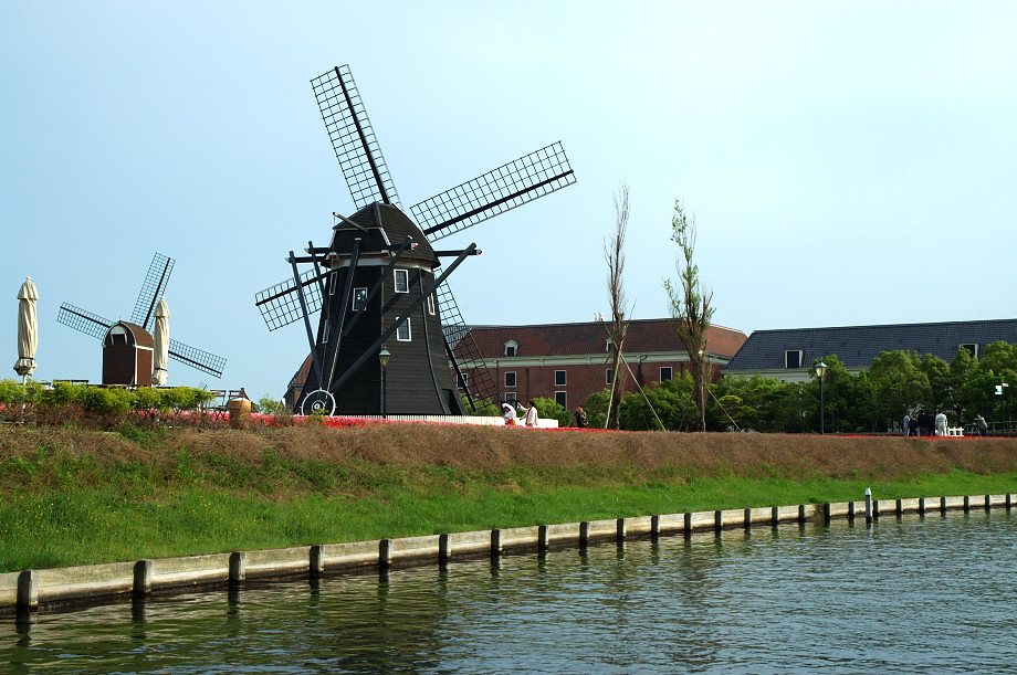 �J�i���N���[�Y(�L���f���_�C�N)