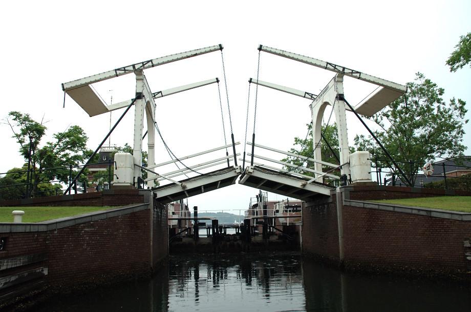 �J�i���N���[�Y (������)